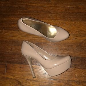 Jessica Simpson nude heels